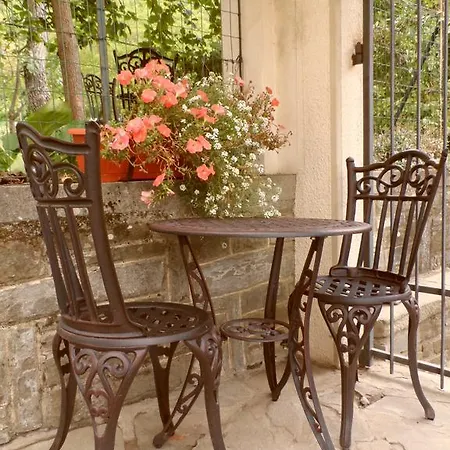 Brugnola 1932 Vegan Bed & Breakfast Bardi